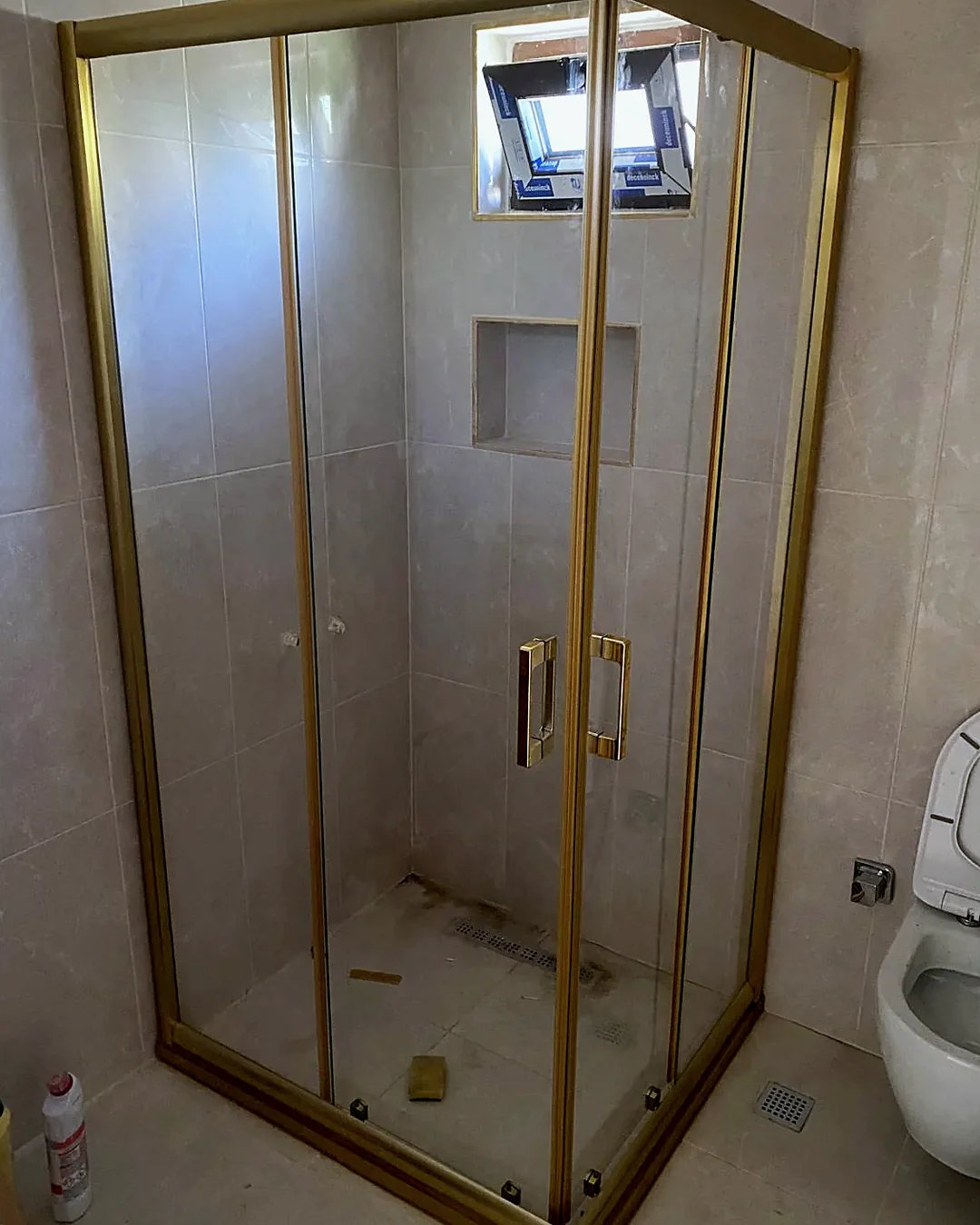 Gold profilli kare köşe duşakabin